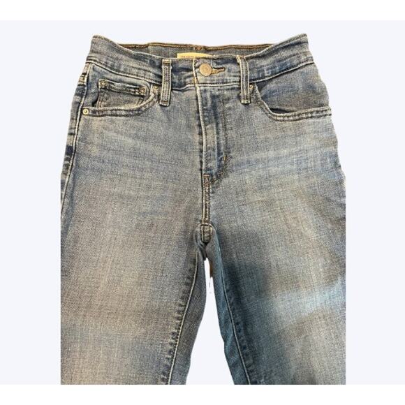 Levi's 724 High Rise Straight Jeans Size 24 Light Wash Straight Crop Jeans - Picture 2 of 4